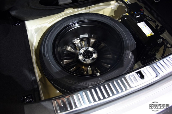 2015款 3.8L 尊貴版