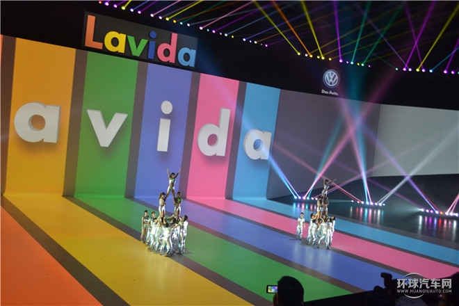 2015款  230TSI 手動(dòng)豪華版