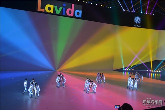 2015款  230TSI 手動(dòng)豪華版