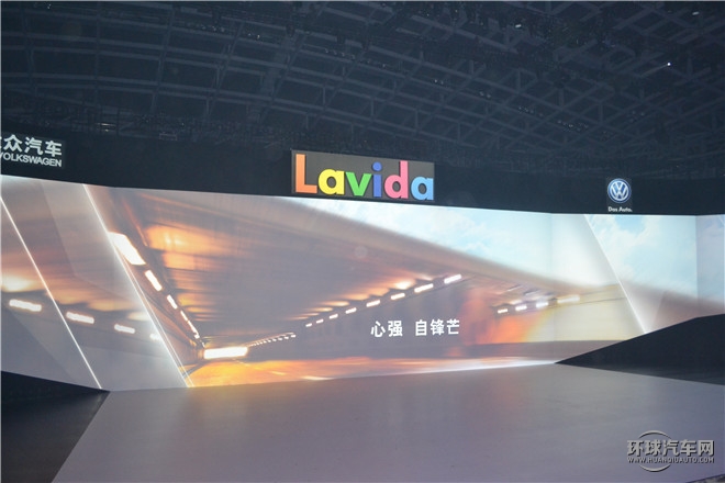 2015款  230TSI 手動(dòng)豪華版