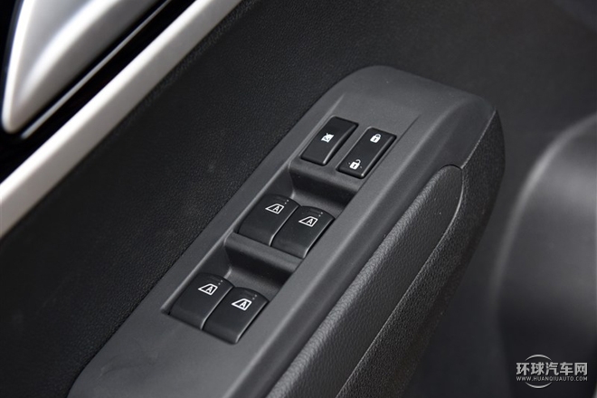 2015款 2.0L 手動閱兵版