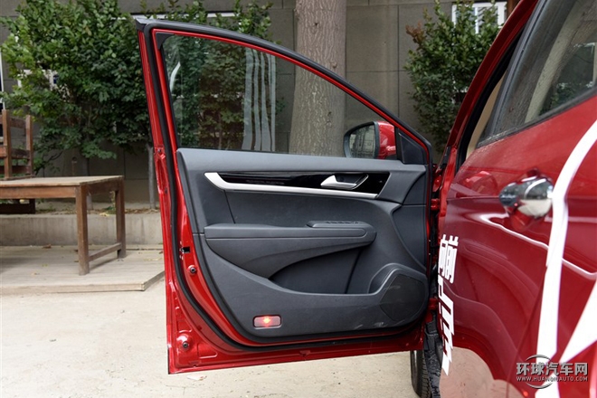 2015款 2.0L 手動閱兵版