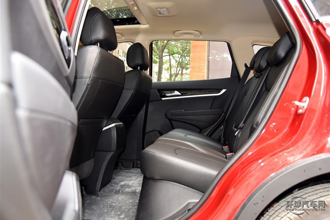 2015款 2.0L 手動(dòng)閱兵版