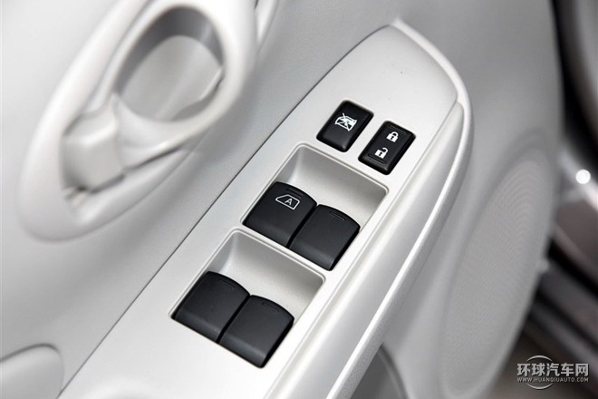 2015款 1.5XE 手動大師版