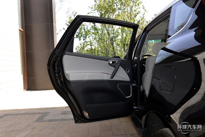 2015款 2.2T 四驅旗艦型