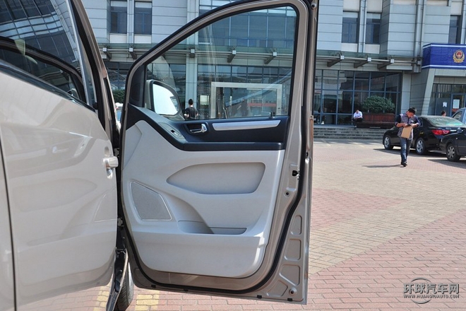 2015款 2.0T 手動(dòng)紀(jì)念版