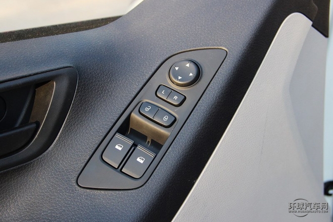 2015款 2.0T 自動紀念版