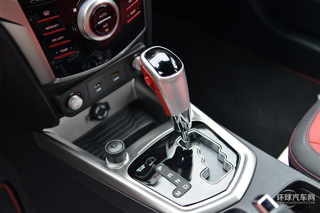 2015款 1.6L 自動兩驅致酷版