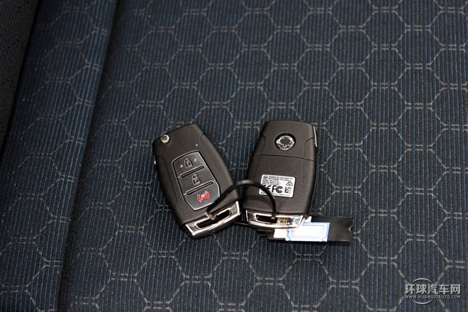 2015款 1.6L 自動兩驅致尚版