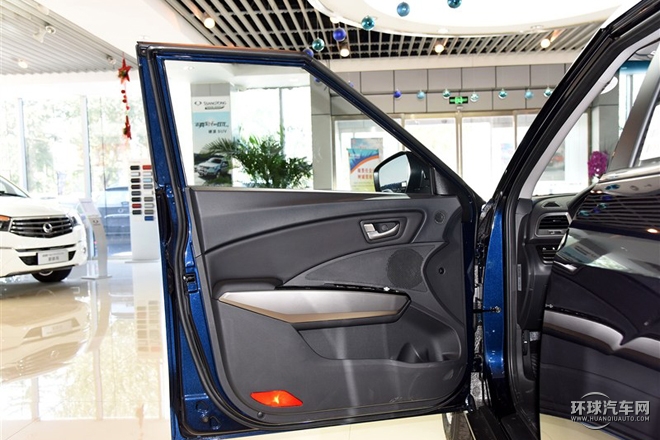 2015款 1.6L 自動兩驅致炫版