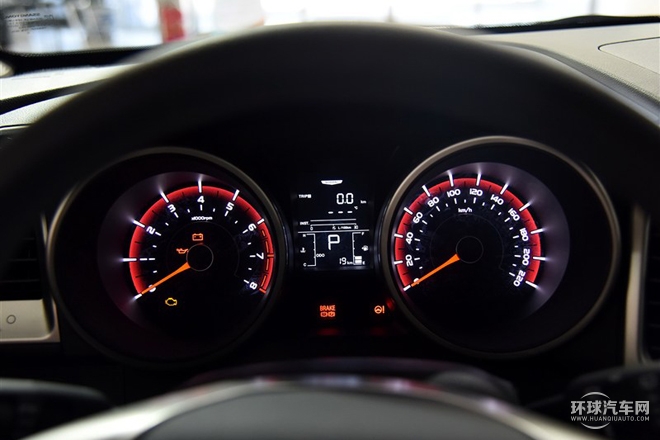 2015款 1.6L 自動兩驅(qū)致炫版