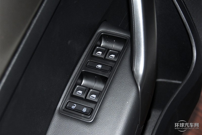 2015款 1.6L 手動舒適型