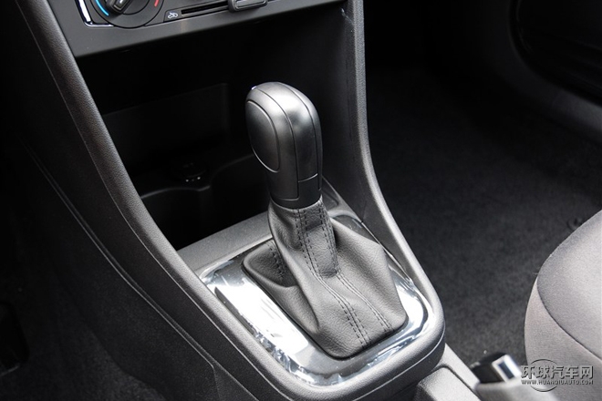 2015款 1.6L 自動風尚型