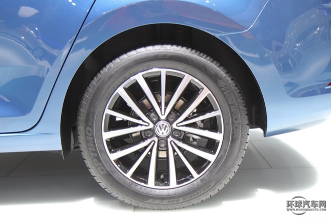 2015款 230TSI DSG舒適型