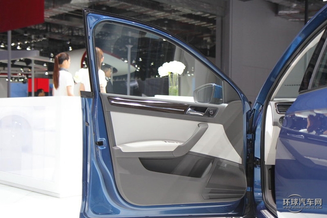 2015款 230TSI DSG舒適型