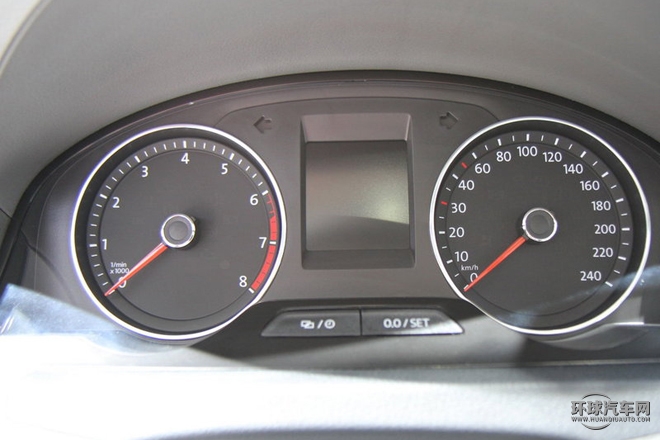 2015款 230TSI DSG舒適型