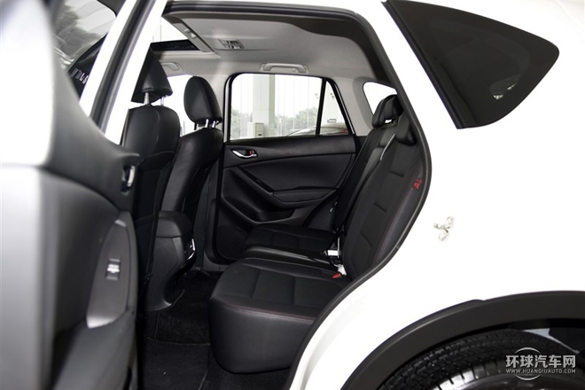 2015款 2.0L 自動(dòng)四驅(qū)豪華型