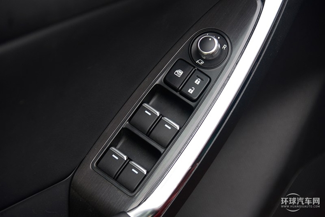 2015款 2.5L 自動四驅旗艦型