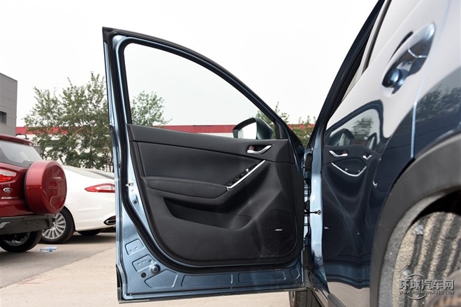 2015款 2.5L 自動四驅尊貴型