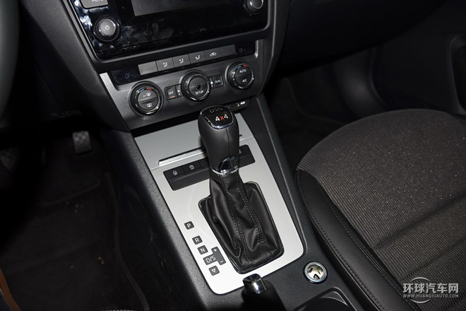 2015款 1.8T 逸享旅行版