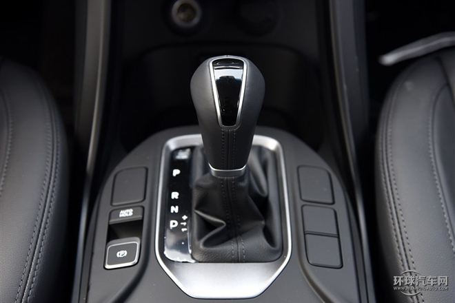 2015款 2.0T 自動兩驅舒適型 5座