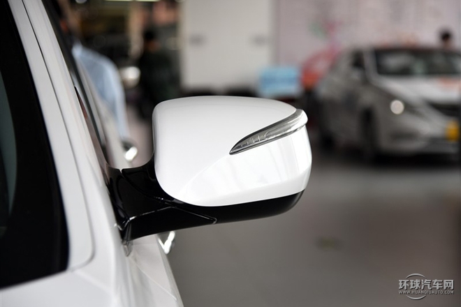 2015款 2.0T 自動(dòng)兩驅(qū)智能型 5座