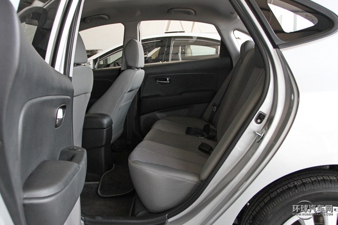 2015款 1.6L 手動舒適型