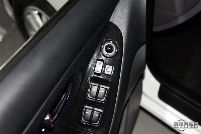 2015款 1.6L 自動豪華型