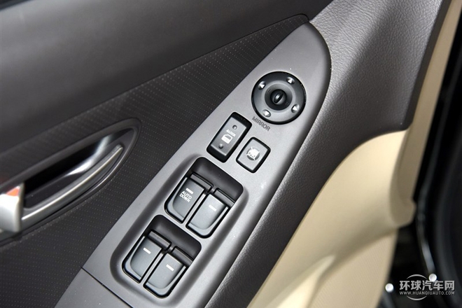 2015款 1.6L 自動舒適型