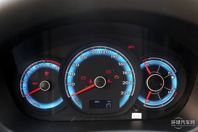 2015款 1.5L 手動標(biāo)準(zhǔn)型