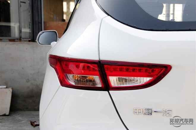 2015款 1.5L 手動標準型