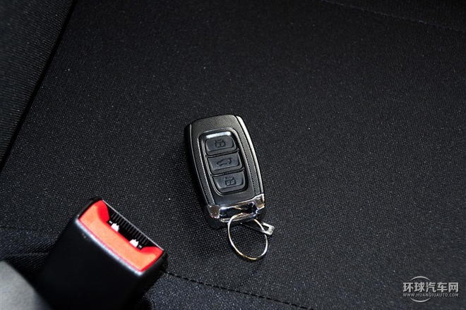 2015款 1.5L 手動(dòng)豪華導(dǎo)航型