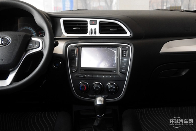 2015款 1.5L 手動豪華導航型