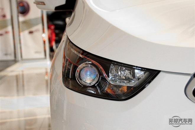 2015款 1.5L 手動(dòng)豪華導(dǎo)航型