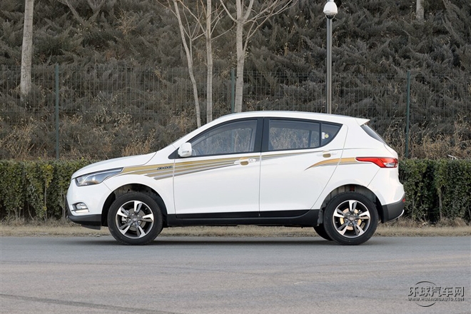 2015款 1.5L 手動(dòng)豪華導(dǎo)航型