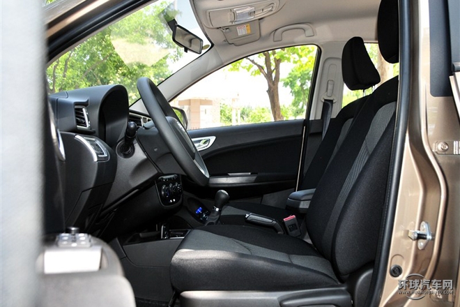 2015款 1.5L 手動(dòng)舒適型