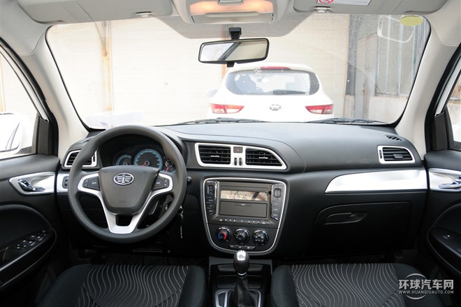 2015款 1.5L 手動尊貴型