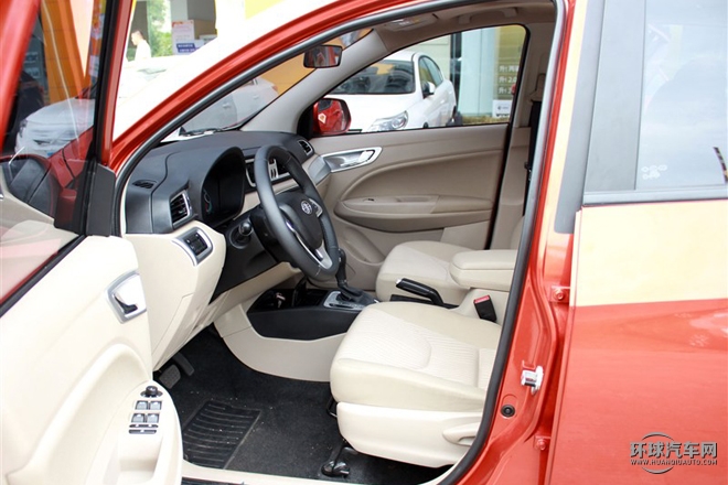 2015款 1.8L 自動豪華型