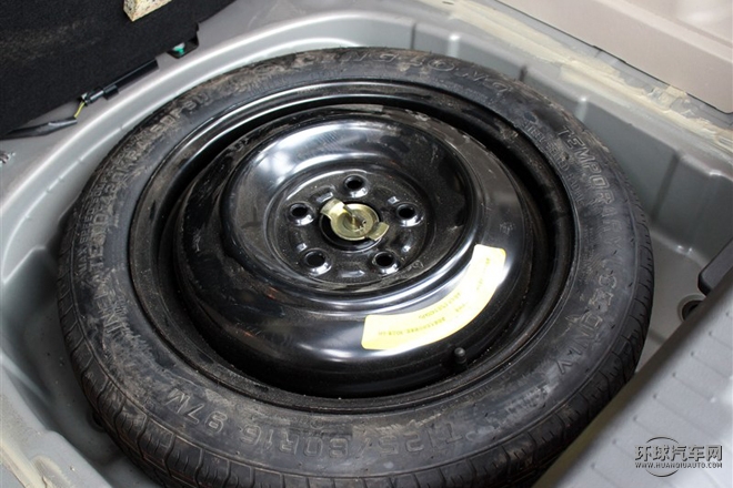 2015款 1.8L 自動舒適型