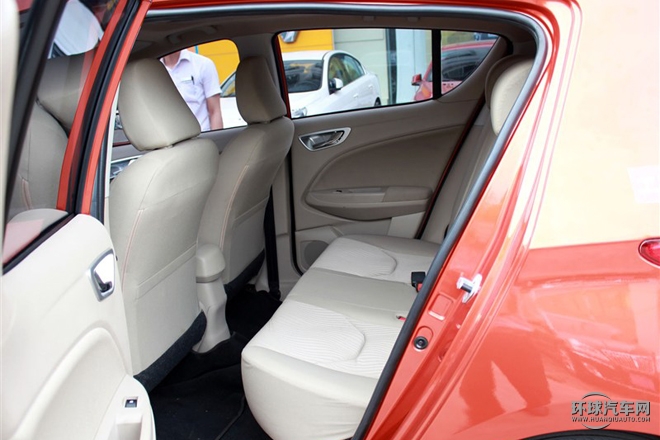 2015款 1.8L 自動舒適型