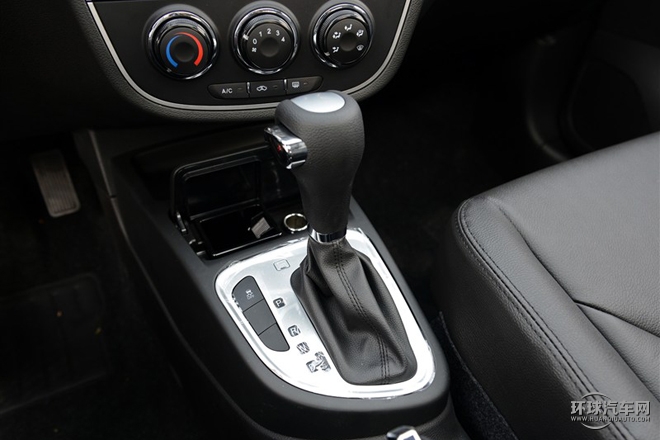 2015款 1.8L 自動舒適型