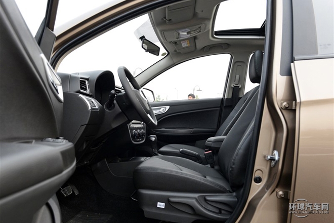 2015款 1.8L 自動尊貴型