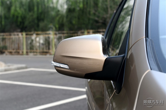 2015款 1.8L 自動尊貴型