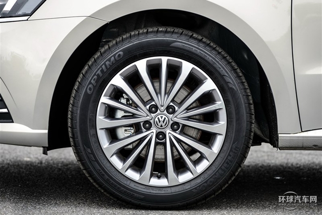 2015款 230TSI DSG 舒適版