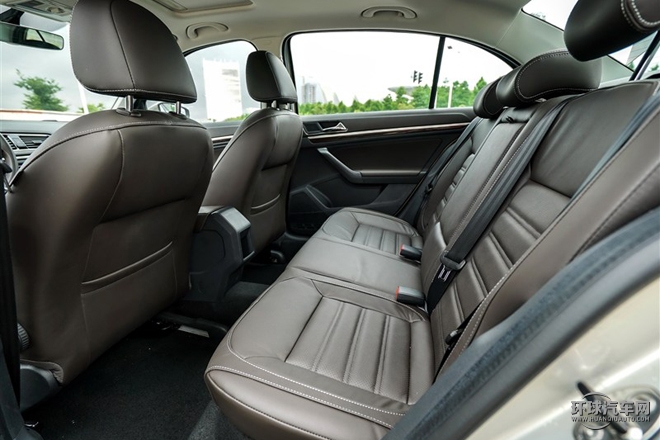 2015款 230TSI DSG 舒適版