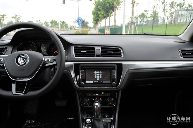 2015款 230TSI DSG豪華版