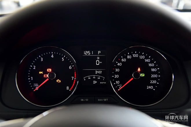 2015款 1.6L 手動風尚版