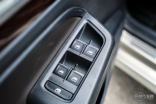 2015款 230TSI DSG 豪華版