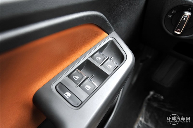 2015款 230TSI DSG舒適版