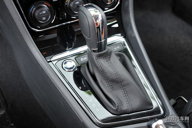 2015款 230TSI DSG舒適版